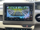 バックでの駐車が苦手な方や運転にあまり自信のない方でも後方の視界をしっかりサポート。安心して車庫入れが出来るバックカメラを装備しています!