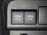 【充電用USB端子】デバイスの充電に便利です。※実際の接続端子は写真で確認or店舗までご気軽にお問合せください♪