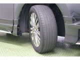 タイヤサイズ 225/55R19。