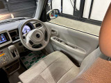 衝突軽減ブレーキ付きです♪誤操作で万が一、前方の車に衝突しそうになった際に自動でブレーキが作動し衝突の被害を軽減します!