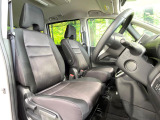 運転席シート廻りは使用感も少なく、良好な状態となっています。丁寧に使われていたことがよくわかりますね。