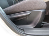 一人一人に合ったポジションにシートを細かく調整することが出来ます。長時間の運転でも疲れにくくなり、安心して運転することに寄与します。
