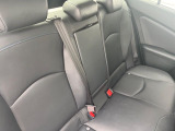 運転席まわりには十分なスペースがあり、大柄な方でもゆったり運転していただける環境です。