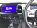 オートエアコンで、毎日のドライブを快適に。温度、風量を自動で調整し、理想的な車内環境を提供します。