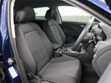 Audi車はどの車種も全てレザーハンドルです。そこにはAudiのこだわりがあり質感の高いレザーでしっかりと手に馴染み、高級感を演出します。