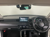 【前方視界】開放的な前方視界!運転がしやすく疲れにくいです♪窓が大きく、見通しがとっても良いおクルマですよ♪