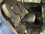 後席をはね上げれば、「もうひとつの荷室」が生まれます。