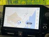 【10.5インチナビ】高級感とインパクトのある大画面ナビを装備。各種オーディオ操作はもちろん、スマホ連携もできる利便性の高いナビです♪
