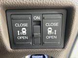 【両側パワースライドドア】スマートキーや運転席のスイッチで後席両側スライドドアの開閉が可能♪電動だから力を入れてドアを開ける必要が無く、小さなお子様でも簡単に開け閉めでき快適です♪