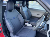 座り心地も言うこと無し。運転席に座った時のファーストインプレッションは「高級感」、遊び心もありながら、高級感も溢れるミニ。