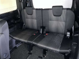 3列目シートもひろびろとしたスペースを確保しています。大人数でのお出かけもばっちりです!