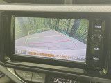 【バックカメラ】駐車時に後方がリアルタイム映像で確認できます。大型商業施設や立体駐車場での駐車時や、夜間のバック時に大活躍!運転スキルに関わらず、今や必須となった装備のひとつです!