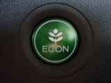 エンジン、エアコンなどを制御し低燃費な『ECONモード』に、また走りを楽しみたいとき、空調など快適性を重視したいときにはスイッチOFFで通常モードに切り替えができます!