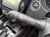 動くタイミングを調整できる間欠式ワイパーは、車速に連動して間欠時間が変化する機能も備えて運転をサポートしてくれます!