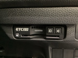 ETC2.0もついています。高速道路の料金所の通過も楽々です!。 カードの取り出しもしやすい場所についています。