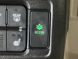 ★ECONスイッチ★ エコドライブを加速しよう!スイッチをONにすると、運転の仕方によるロスを抑え込み燃費をよくするようクルマが頑張ります(*^ー^*)燃費向上にチャレンジ♪
