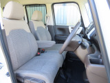 運転席の高さを変更できるので、体格に合わせた位置で運転できます!