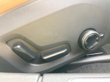 【メモリー機能付きパワーシート】ドライバーごとに設定したシート位置を記憶して、ボタン一つで切り替えできる便利な機能!運転する方が複数名いらっしゃるご家庭におすすめです。