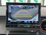 【バックモニター】後ろのカメラの映像をモニターに映し出すことができます!後方の見えない死角や、障害物との距離感をしっかり確認することができます!駐車が苦手な方におすすめです。