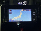 ディスプレイオーディオやカーナビは、現代のドライブにおいて欠かせない装備のひとつです。初めての場所でも迷いにくく、快適なルート案内で運転をサポートします。移動中のエンターテインメント性も高まります。