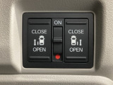 【両側パワースライドドア】両側がパワースライドドアになっており、運転席のスイッチやスマートキーでも開閉が可能です!開口部も広いので乗り降りも楽々♪