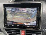 バックカメラも搭載しており、狭い駐車スペースでも安心です。