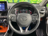 【純正革巻きステアリング】上質な革を使用することで、手にしっかり馴染みとても運転しやすいハンドルです♪