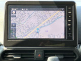 日産純正9インチメモリーナビ(MM223D-L)装備、NissanConnectサービス対応、オペレーター通話や音声対話検索、スマホアプリと連動などに対応した高機能ナビ。