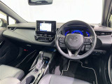 運転席まわりです。 各操作スイッチは使いやすい位置に配置されてます。