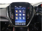 11.6インチの縦型ディスプレイに、ナビゲーション機能をはじめ、エンターテインメント、車両情報、エアコン操作、各種設定などを集約。タブレットのような感覚で、直感的に操作できます。
