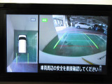 アラウンドビューモニターで車庫入れも空から見ている様に駐車できラクラクです。
