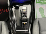 車両状態証明書修復歴の有無も一目瞭然。機能や内装・外装、走行距離、修復歴の有無をチェックし、クルマの状態を10段階にした車両状態証明書。数字や記号を使ってわかりやすく表示しています。