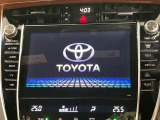 【メーカー純正8インチナビ】インテリアに溶け込むスタイリッシュな「専用設計」メーカーナビを装備♪視認性や操作性など基本性能にも優れ、より上質なカーライフをお楽しみいただけます。