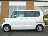 納車前には外装・内装のクリーニングを実施しております。クリーニングはご協力をいただいている業者様と共同でより良い品質を追求しております。※車両状態によっては店頭展示前に実施
