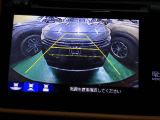 バックカメラの画像です。ガイドラインがスムースな車庫入れをサポートいたします。車庫入れの安心感がアップしますね。