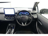 スポーティームード溢れる運転席周りですね。 クイックなドライビングに対応できるよな運転席回りになっています。 ドライブがますます楽しくなりますね!