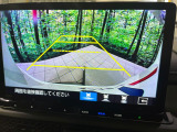 【バックカメラ】駐車時に後方がリアルタイム映像で確認できます。大型商業施設や立体駐車場での駐車時や、夜間のバック時に大活躍!運転スキルに関わらず、今や必須となった装備のひとつです!