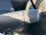 【オートライトシステム】夕方暗くなってきても自動でライトを点けてくれるから運転に集中できますね☆高速道路等トンネルが多い所でも気にせずに走ることができます!!