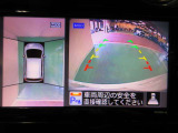 アラウンドビューモニターで車庫入れも空から見ている様に駐車できラクラクです。