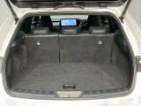 レクサス車らしい細部までこだわった高級感と見る人を一目で虜にするエモーショナルな魅力を持ち合わせております。