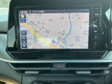 日産純正9インチメモリーナビ(MM223D-L)装備。スマートフォンによる部分地図更新、Bluetooth接続での音楽視聴、快適な画面操作と高音質なオーディオ再生。無料地図更新付きです。