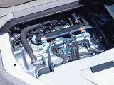 納車以降、お車のメンテナンスは自宅近所の日産サービス拠点にて承ります。専門の教育を受けたサービスフロント&メカニックが無料1ヶ月点検から法定/車検整備、万一の故障・不具合の修理まで全て担当いたします。