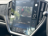 【マルチテレインモニター】車のフロントやサイドのカメラ画像を同時にモニター表示することで、悪路や狭い道を走行時でも周囲の状況確認ができ安心!本格SUVにうれしい装備です♪