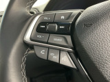 ステアリングにオーディオ操作スイッチが付いています。オーディオ画面に直接タッチしなくても操作が出来ますので、運転に集中できます。