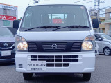 納車以降、お車のメンテナンスは自宅近所の日産サービス拠点にて承ります。専門の教育を受けたサービスフロント&メカニックが無料1ヶ月点検から法定/車検整備、万一の故障・不具合の修理まで全て担当いたします。