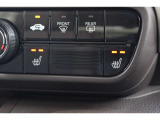 運転席・助手席に2段階の温度調整があるシートヒーターを装備。寒い朝、車に乗り込んですぐにシートヒーターをオン!温かさが広がり、冷たい朝も快適に始まります♪