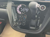 【オートエアコン】 設定温度は一定のまま、1年中、車内は快適空間♪快適温度♪
