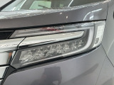 LEDヘッドライトは、点灯の瞬間から最大光量を発揮し、突然暗くなるトンネルなどでの安定感を高めます。