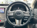 【純正革巻きステアリング】上質な革を使用することで、手にしっかり馴染みとても運転しやすいハンドルです♪