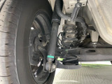 お車を安心してお乗りいただく為には、足回りの定期点検が欠かせません。サービスサポート(有償保証)では無料点検もご提供しており、安心のカーライフをお過ごしいただけるサポート体制が整っています。